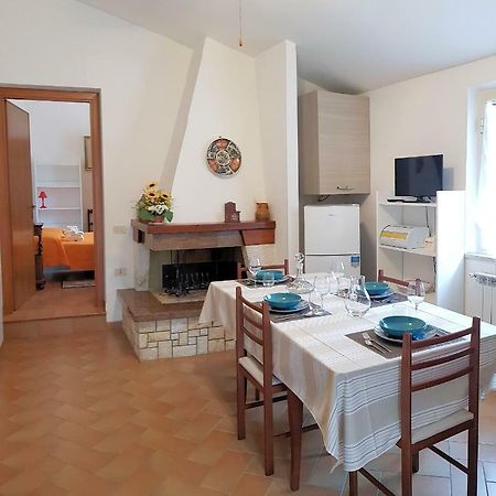 Case In Campagna Con Piscina A Тоди Экстерьер фото