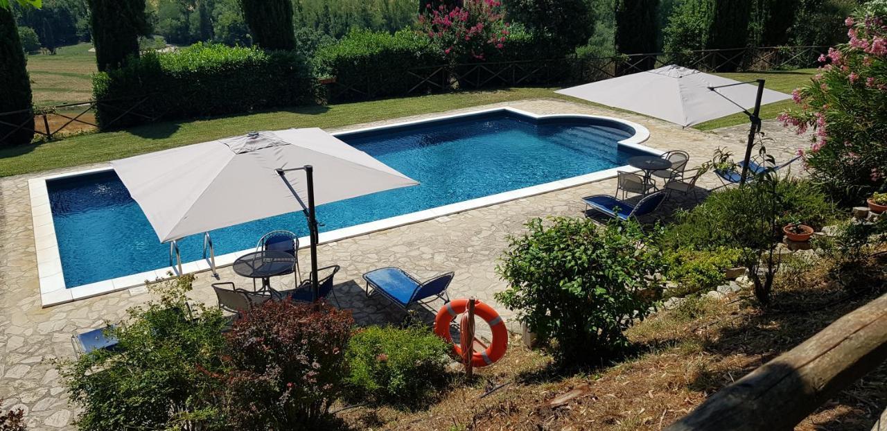 Case In Campagna Con Piscina A Тоди Экстерьер фото