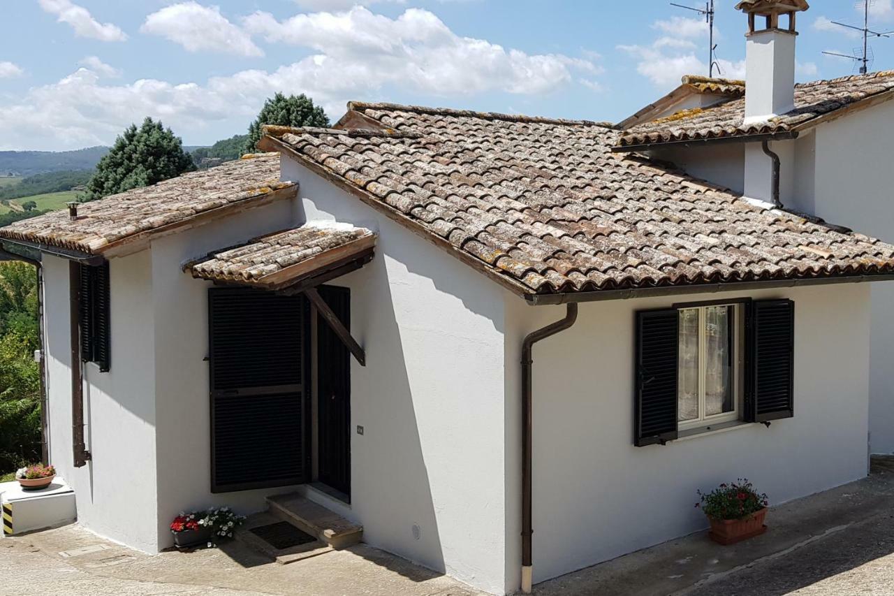 Case In Campagna Con Piscina A Тоди Экстерьер фото