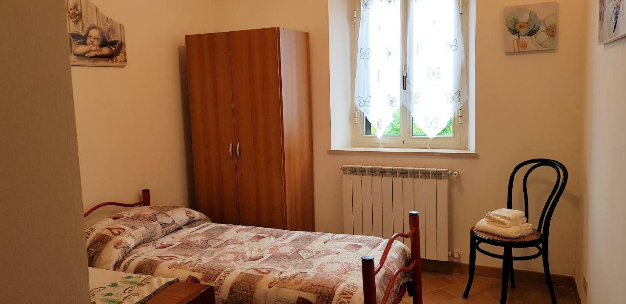 Case In Campagna Con Piscina A Тоди Экстерьер фото