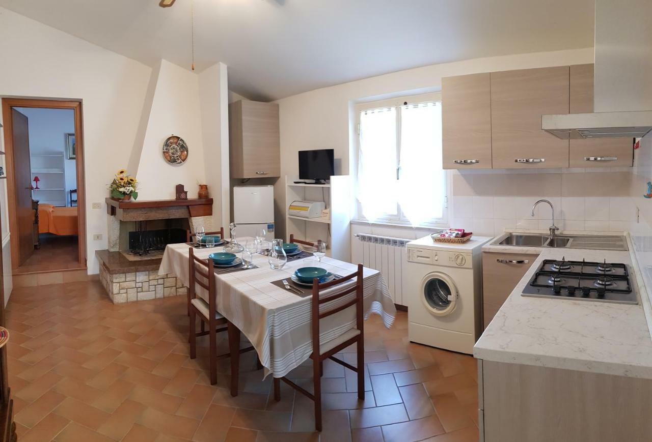 Case In Campagna Con Piscina A Тоди Экстерьер фото