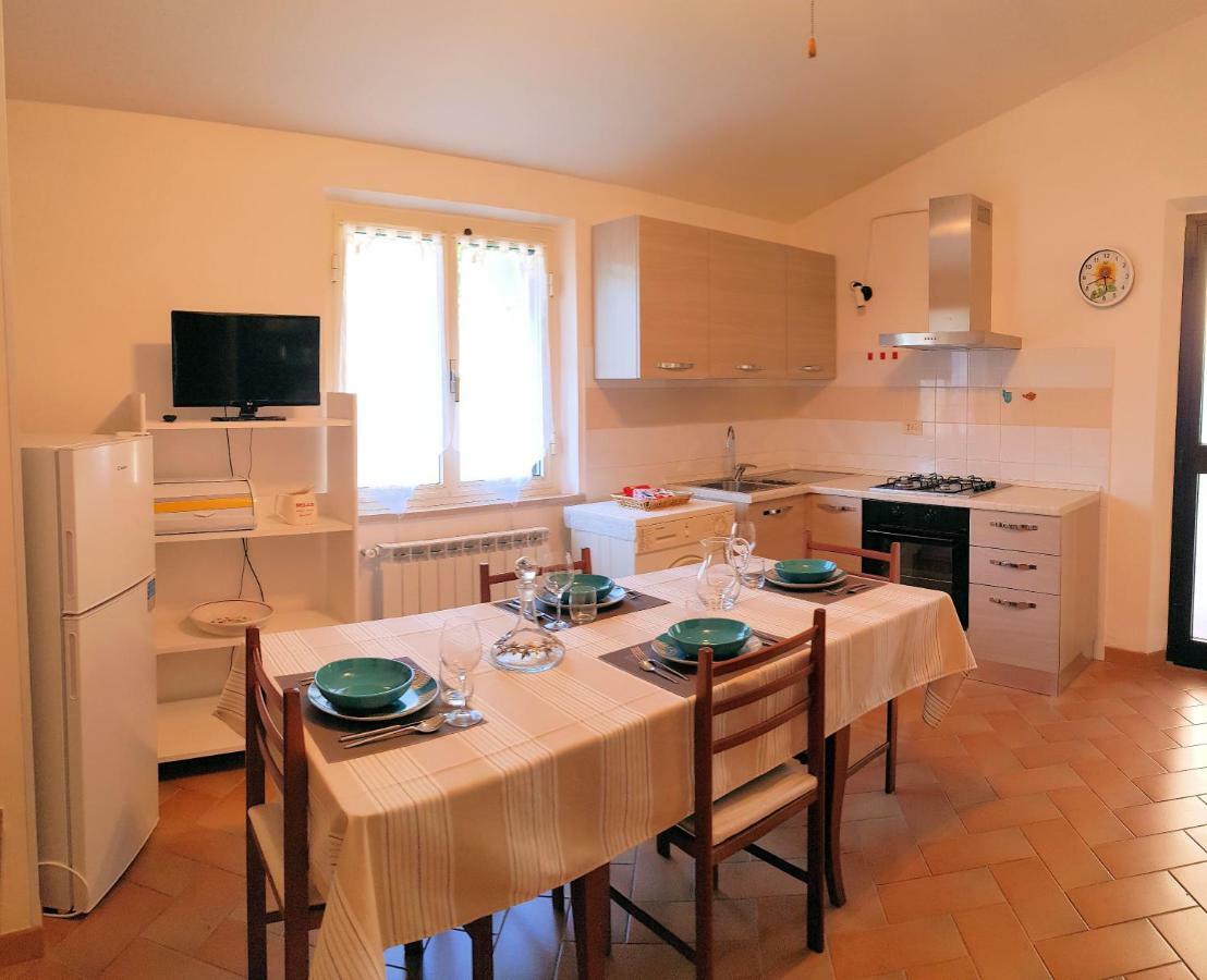 Case In Campagna Con Piscina A Тоди Экстерьер фото